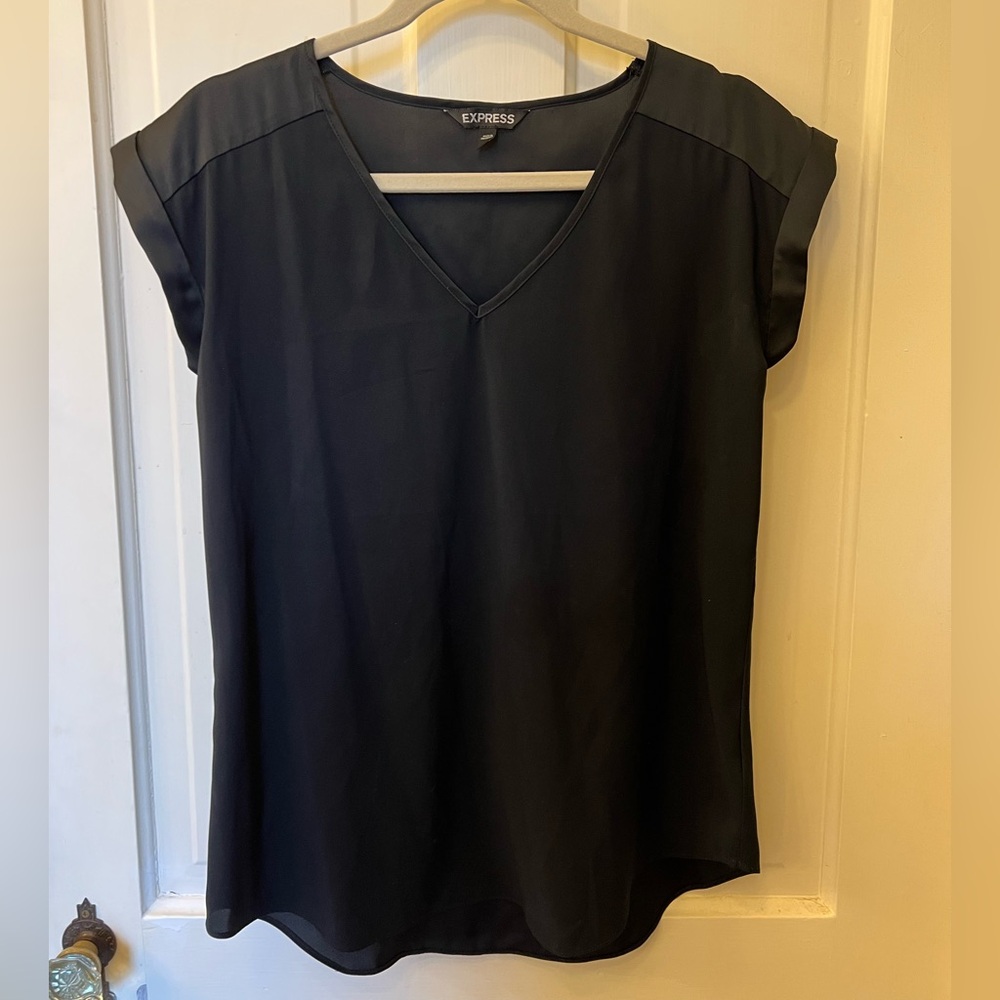 Express Black V-Neck Short Sleeve Blouse